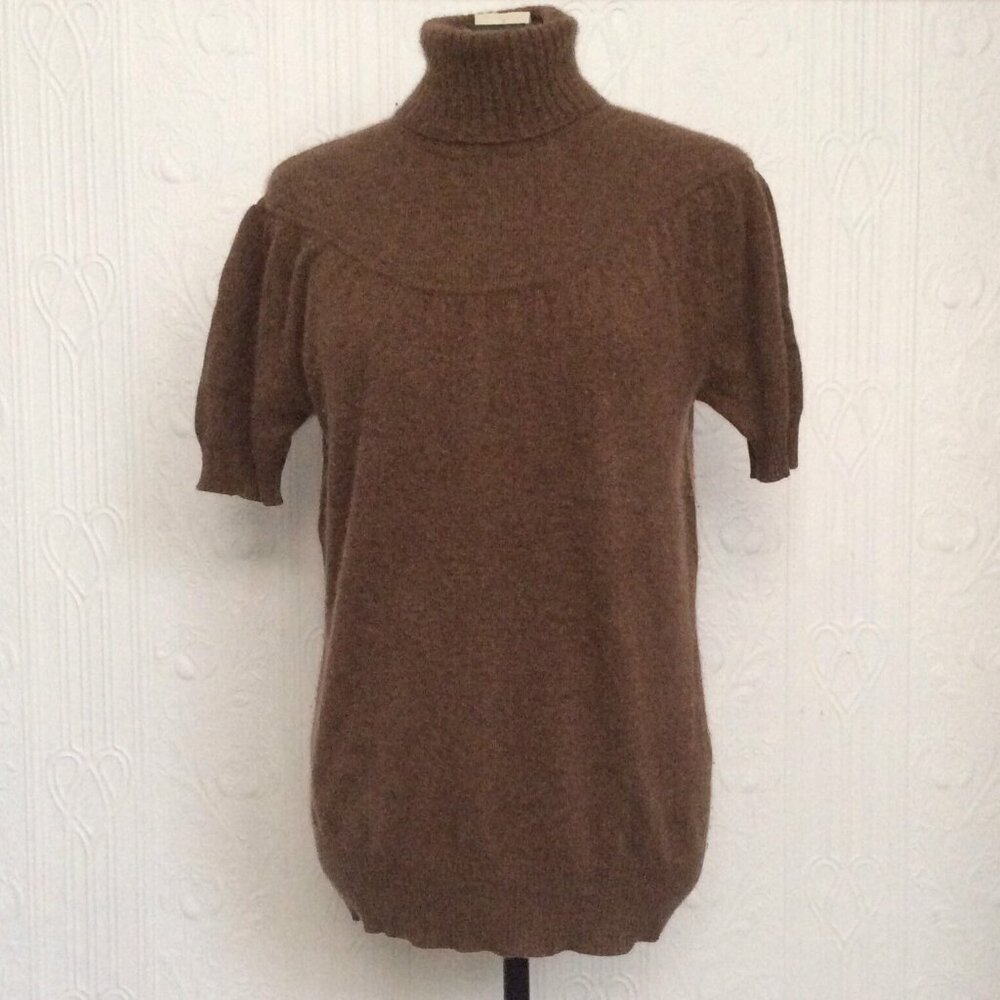 Early 2000 short sleeve brown cashmere top with yoke